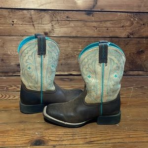 Ariat boots size 13!